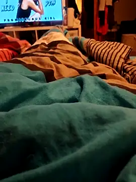 Snapshot of Horny_mummy chatting on December 23, 7:07 am Horny mummy online show from December 23, 7:07 am