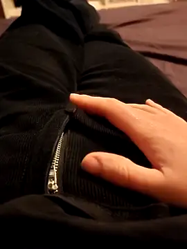 Snapshot of Horny_mummy chatting on December 17, 3:50 pm Horny mummy online show from December 17, 3:50 pm