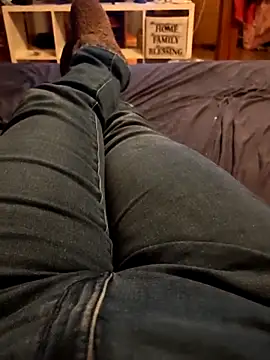 Snapshot of Horny_mummy chatting on December 2, 5:25 pm Horny mummy online show from December 2, 5:25 pm