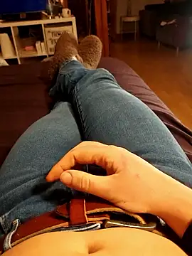 Snapshot of Horny_mummy chatting on January 5, 8:01 pm Horny mummy online show from January 5, 8:01 pm