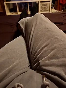 Snapshot of Horny_mummy chatting on December 18, 6:34 pm Horny mummy online show from December 18, 6:34 pm