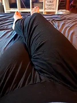 Snapshot of Horny_mummy chatting on November 16, 8:30 am Horny mummy online show from November 16, 8:30 am