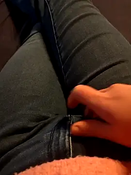 Snapshot of Horny_mummy chatting on November 27, 1:33 pm Horny mummy online show from November 27, 1:33 pm