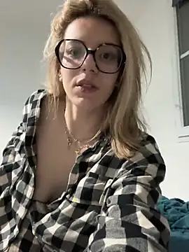 DouceAngela69 online show from February 7, 6:27 pm