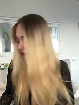 LunaMillie online show from September 27, 12:22 pm