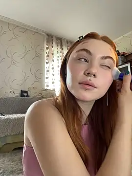 LunaMillie online show from May 22, 10:35 am