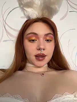 LunaMillie online show from April 3, 11:49 am