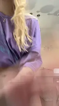 LunaMillie online show from December 22, 10:48 am