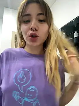 LunaMillie online show from October 25, 7:36 pm