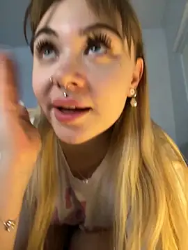 LunaMillie online show from November 30, 12:50 pm