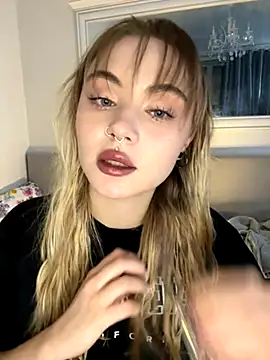 LunaMillie online show from November 9, 1:37 pm