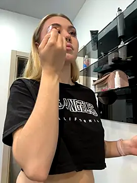 LunaMillie online show from October 13, 9:11 am