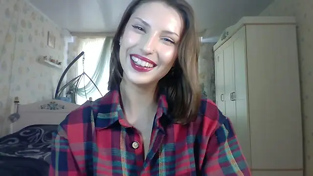 Snapshot of RuxaShade chatting on October 6, 11:11 am RuxaShade online show from October 6, 11:11 am