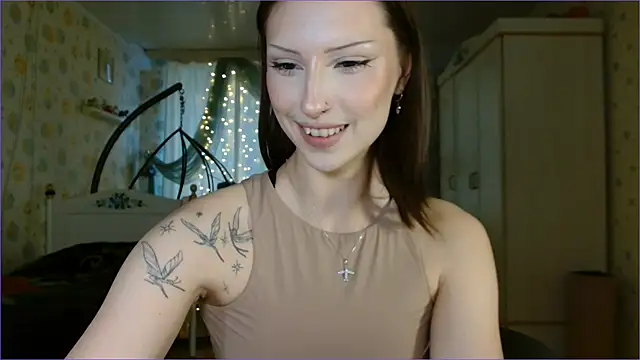 RuxaShade online show from February 7, 12:35 pm