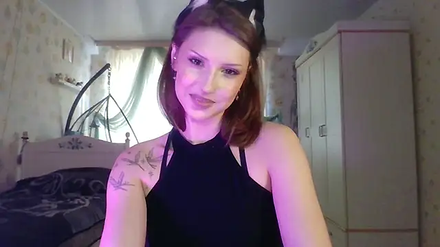 RuxaShade online show from October 31, 11:29 am