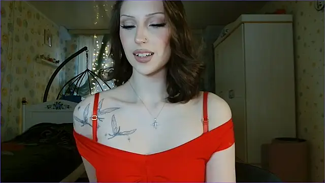 RuxaShade online show from February 14, 1:22 pm