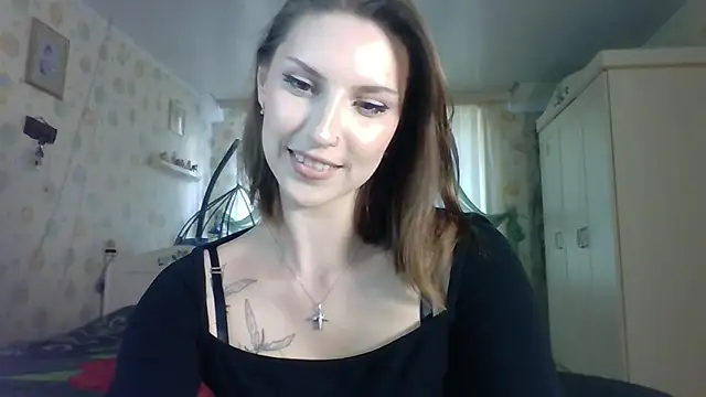 Snapshot of RuxaShade chatting on September 29, 12:22 pm RuxaShade online show from September 29, 12:22 pm