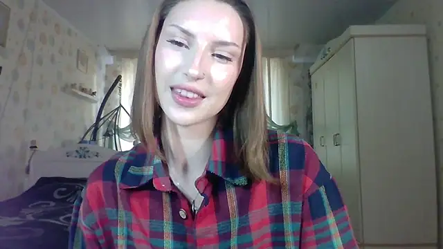Snapshot of RuxaShade chatting on October 2, 1:25 pm RuxaShade online show from October 2, 1:25 pm
