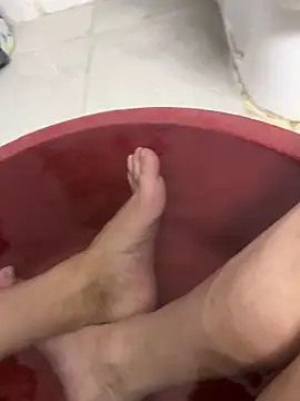 doyumsuz3131 online show from October 18, 8:00 pm