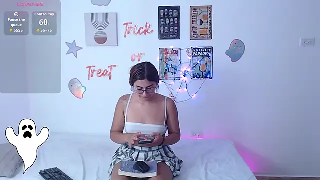 Laramucci online show from October 5, 7:48 pm