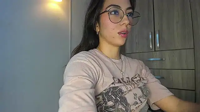 Snapshot of horny_adiction chatting on June 20, 10:15 pm horny adiction online show from June 20, 10:15 pm