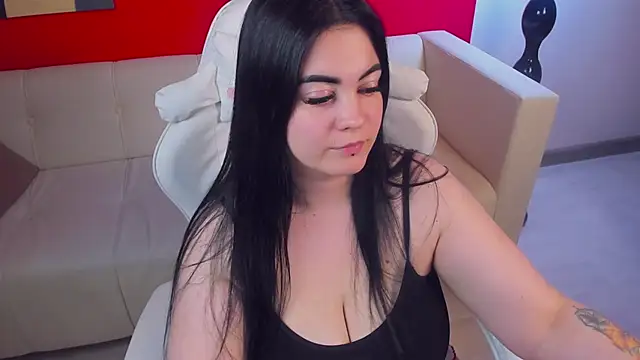 Snapshot of SandraEleson chatting on November 15, 5:33 am SandraEleson online show from November 15, 5:33 am