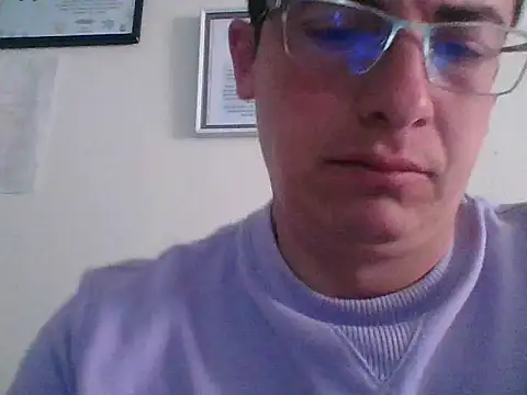 Snapshot of mickseb89 chatting on December 22, 3:12 pm mickseb89 online show from December 22, 3:12 pm