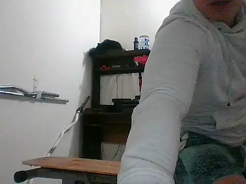 Snapshot of mickseb89 chatting on September 30, 10:27 pm mickseb89 online show from September 30, 10:27 pm