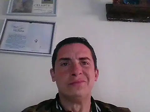 Snapshot of mickseb89 chatting on October 3, 8:32 pm mickseb89 online show from October 3, 8:32 pm