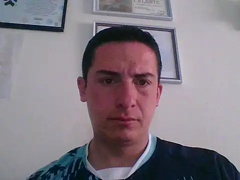 Snapshot of mickseb89 chatting on November 12, 4:33 pm mickseb89 online show from November 12, 4:33 pm