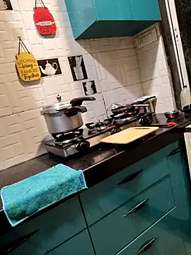 SIZZLER 1100 online show from October 13, 5:36 pm