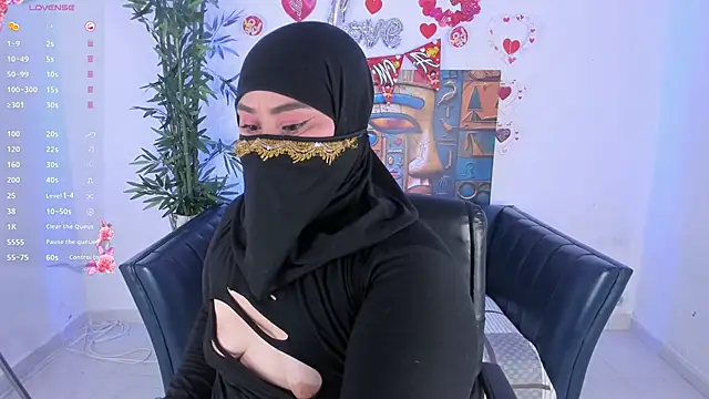 samanee konn online show from April 17, 7:06 pm