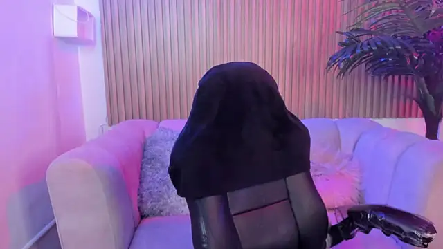 Jenny Wolridge  online show from November 2, 8:25 pm