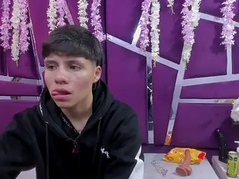 Bruno Cruzz online show from December 17, 2:05 am