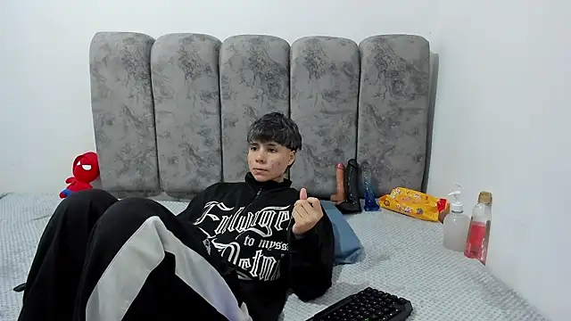 Bruno Cruzz online show from April 23, 2:07 am