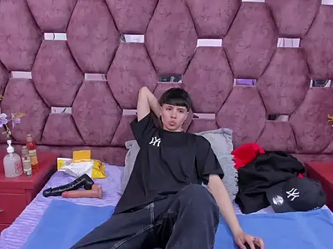 Bruno Cruzz online show from December 5, 2:43 am