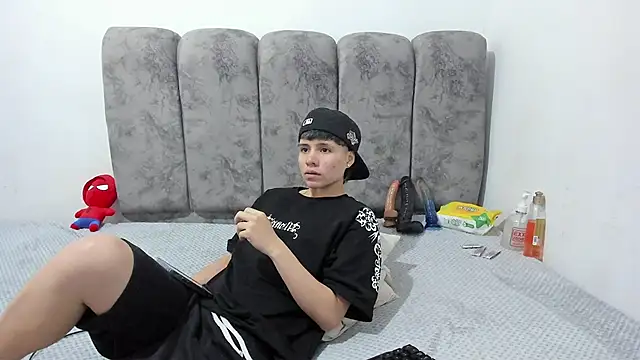 Bruno Cruzz online show from June 19, 2:17 am