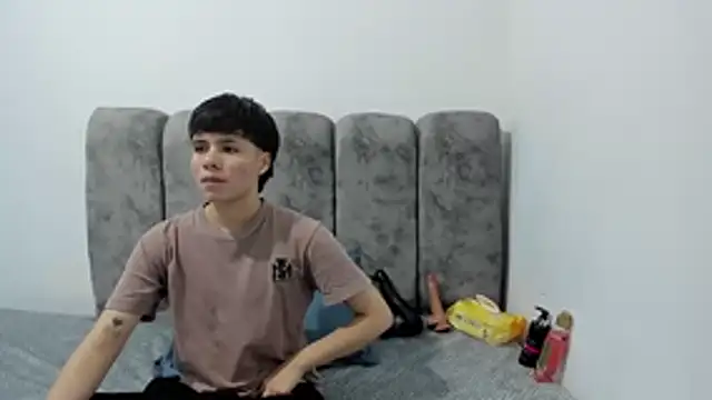 Bruno Cruzz online show from March 27, 2:42 am