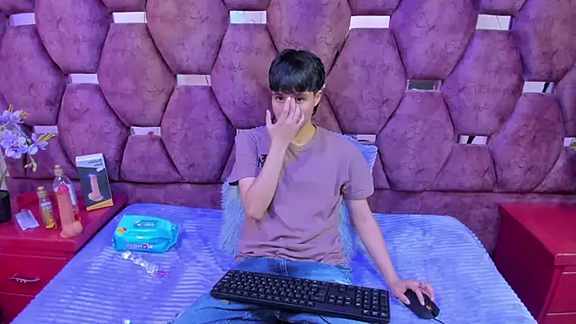 Bruno Cruzz online show from October 22, 2:22 am