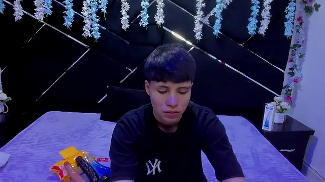 Bruno Cruzz online show from February 11, 2:44 am