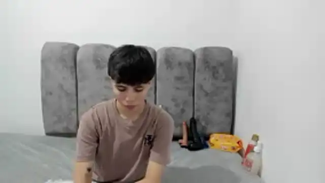 Bruno Cruzz online show from April 15, 2:17 am