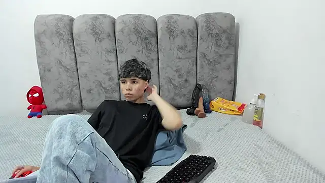 Bruno Cruzz online show from May 14, 2:08 am