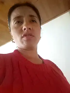 Snapshot of SofiiMilf chatting on November 5, 8:12 pm SofiiMilf online show from November 5, 8:12 pm