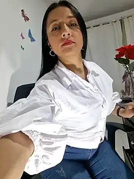 Snapshot of SofiiMilf chatting on January 9, 2:07 am SofiiMilf online show from January 9, 2:07 am