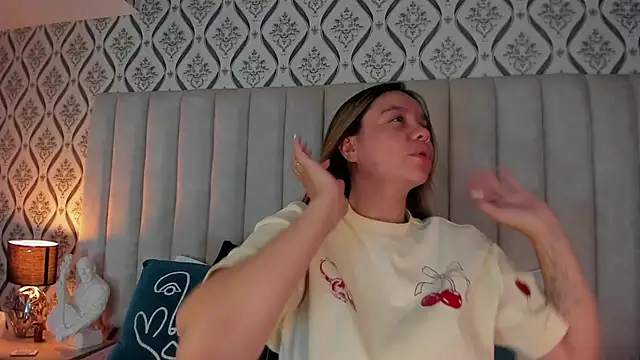 Sky Junne online show from March 30, 5:25 pm