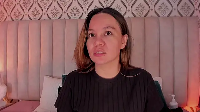 Sky Junne online show from April 1, 6:05 pm