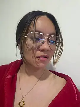 Sky Junne online show from April 18, 5:21 am