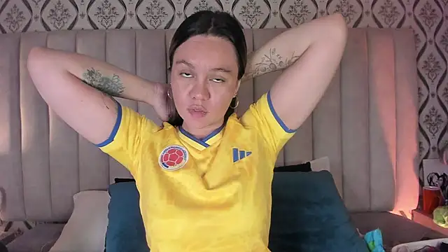 Sky Junne online show from March 26, 5:22 pm