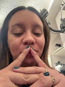 Sky Junne online show from April 14, 4:34 pm