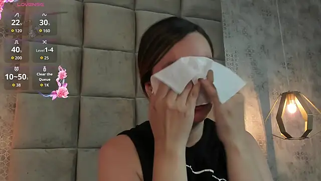 Sky Junne online show from January 5, 6:22 pm